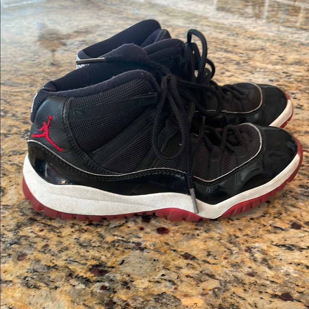 Youth Air Jordan Retro 11 Sneakers